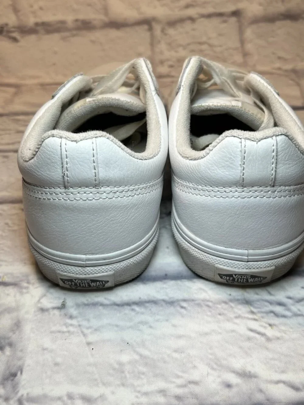 Vans Seldan Leather Shoes Women’s 9‎ White Color